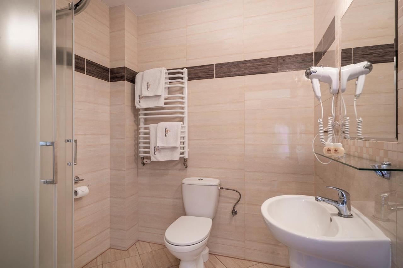 אילאווה Labedz Hotel Karczma מראה חיצוני תמונה