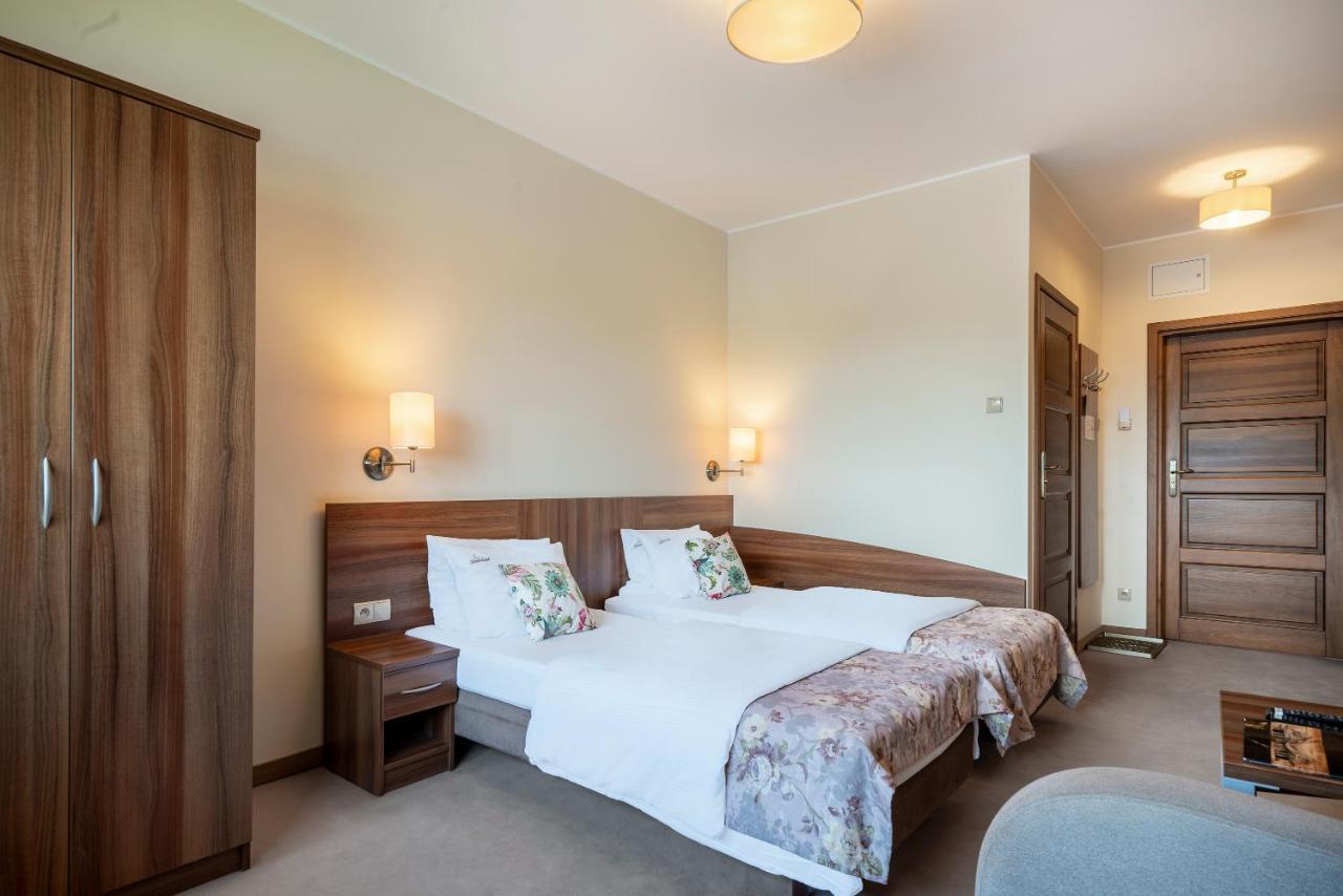 אילאווה Labedz Hotel Karczma מראה חיצוני תמונה