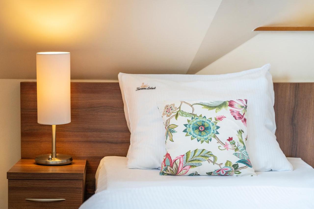 אילאווה Labedz Hotel Karczma מראה חיצוני תמונה