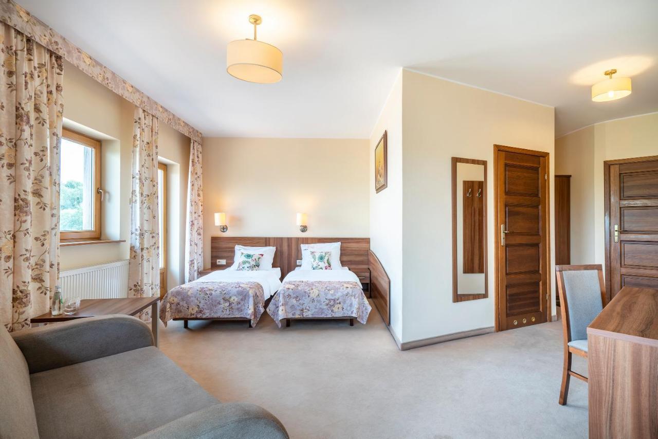אילאווה Labedz Hotel Karczma מראה חיצוני תמונה